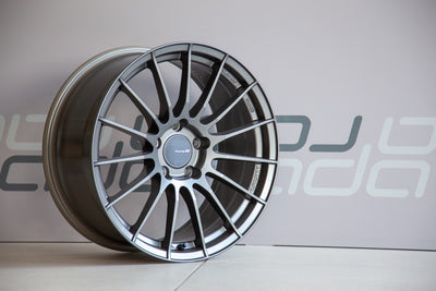 "STOCK FINDS" ENKEI RS05RR 18x8.5 ET35 5x120