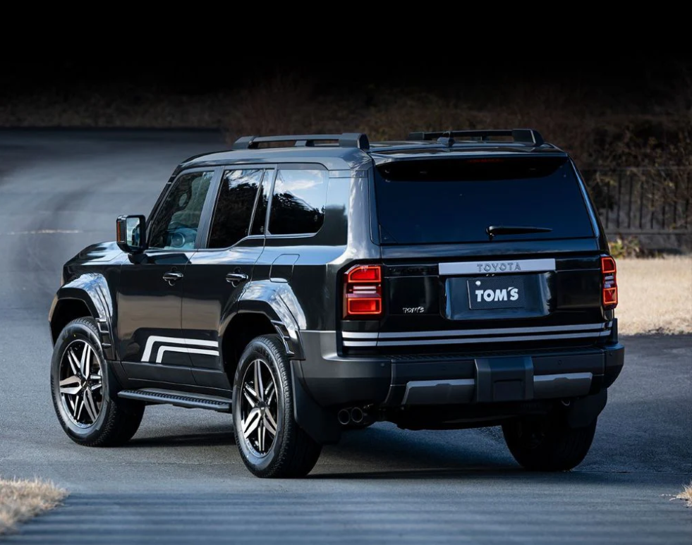 TOM'S Racing Side Bumper Garnish Toyota Land Cruiser 250 EU